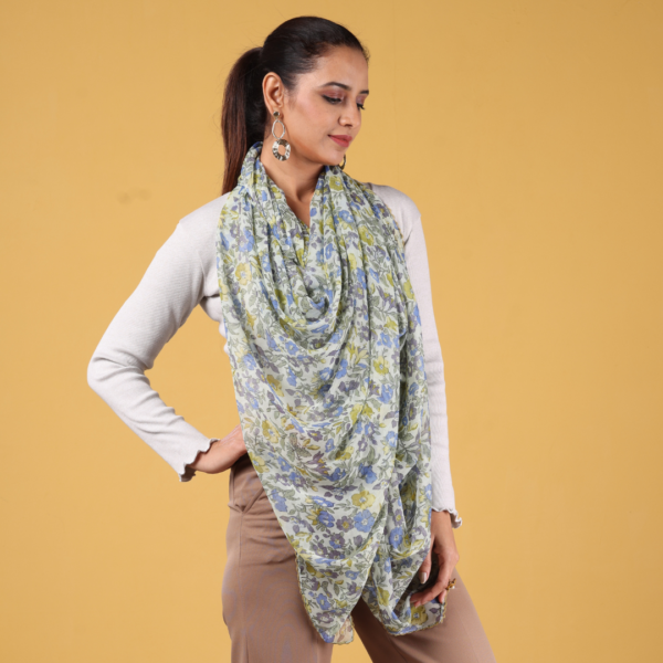 Floral Print Western Dupatta With Crochet Border - Image 3